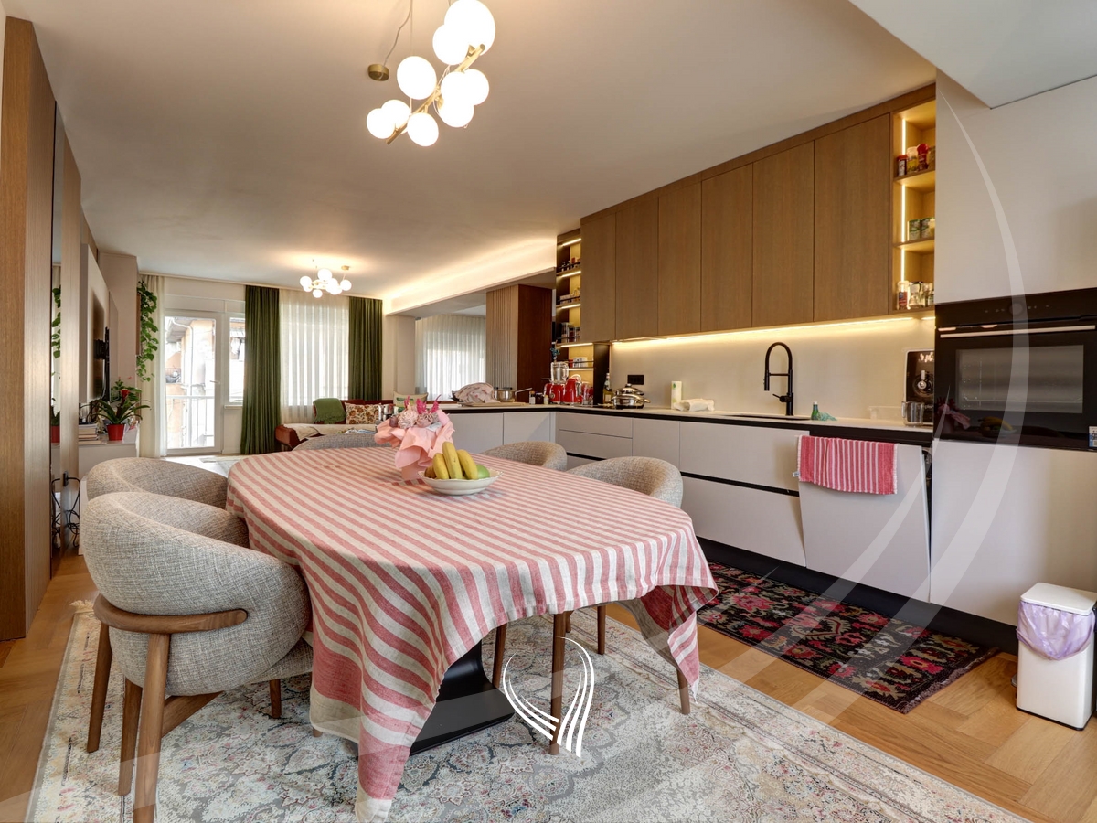 Banesë me 3 dhoma gjumi me qira në Qendër3