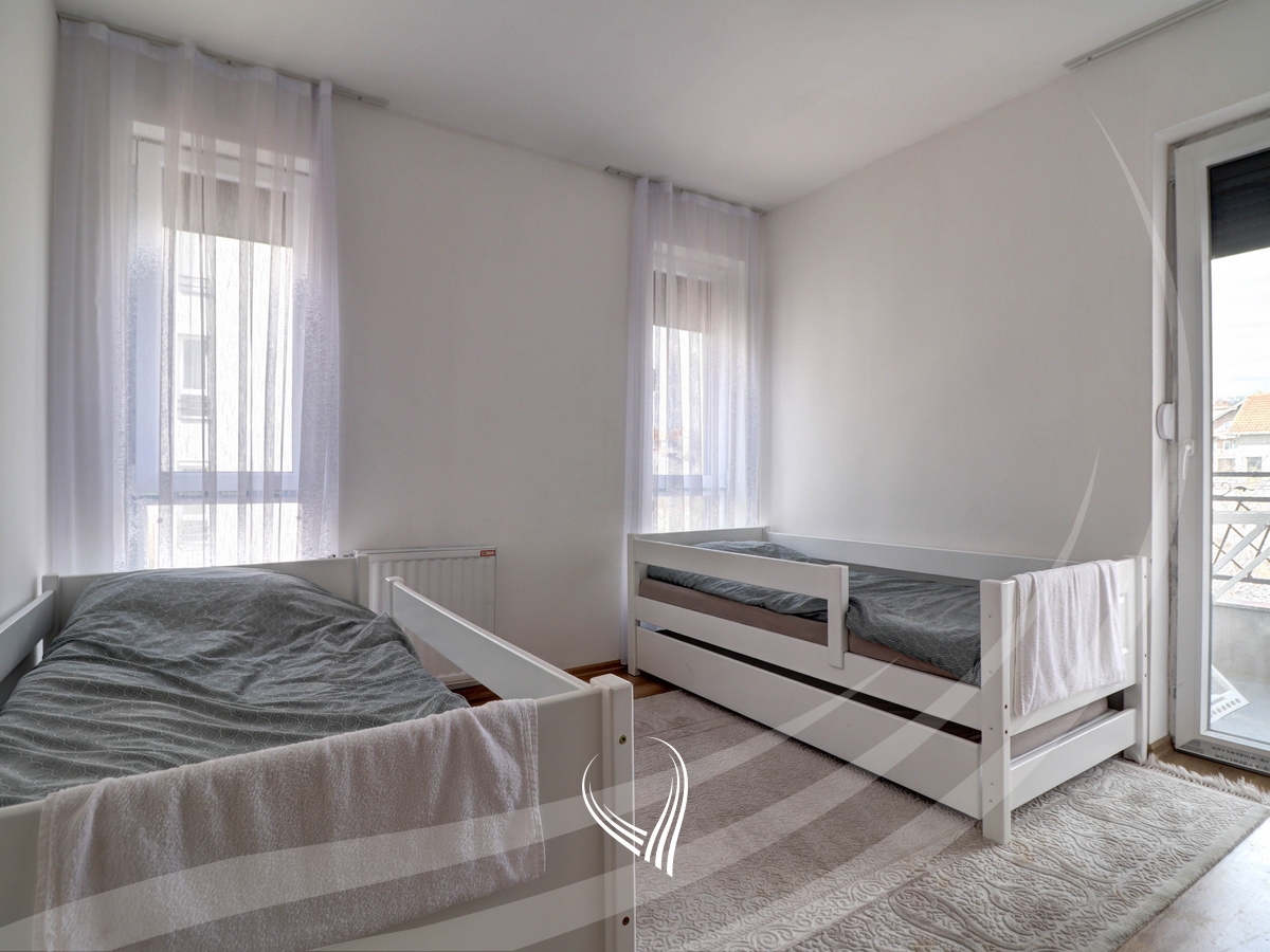 Banesë me 3 dhoma gjumi me qira në lagjen Arbëria – Dragodan9