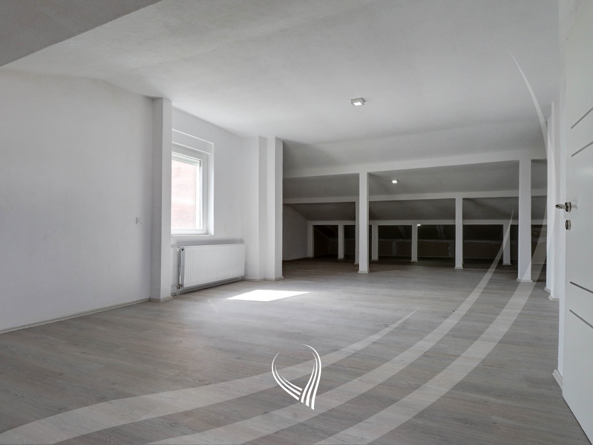 Shtëpi me 4 dhoma gjumi me qira në lagjen Marigona Residence7