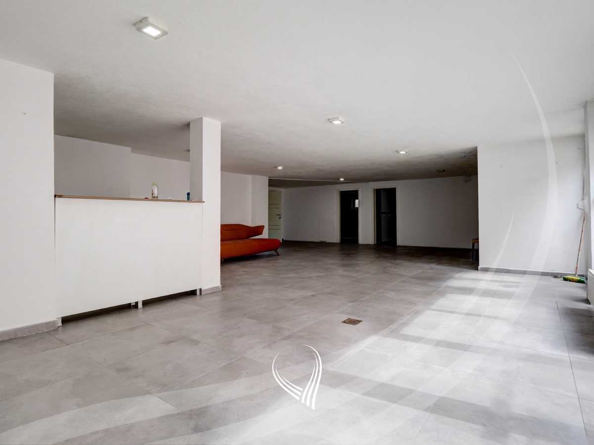 Shtëpi me 4 dhoma gjumi me qira në lagjen Marigona Residence12