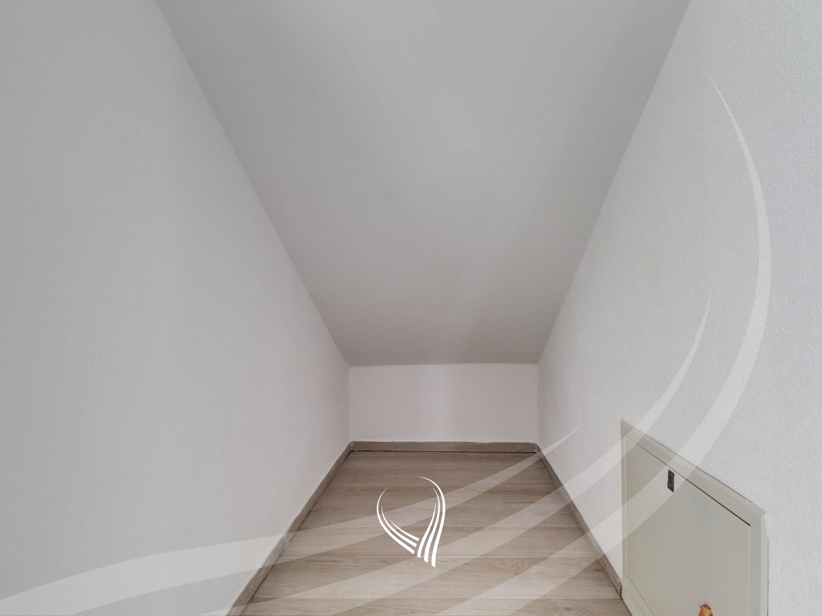 Shtëpi me 4 dhoma gjumi me qira në lagjen Marigona Residence17