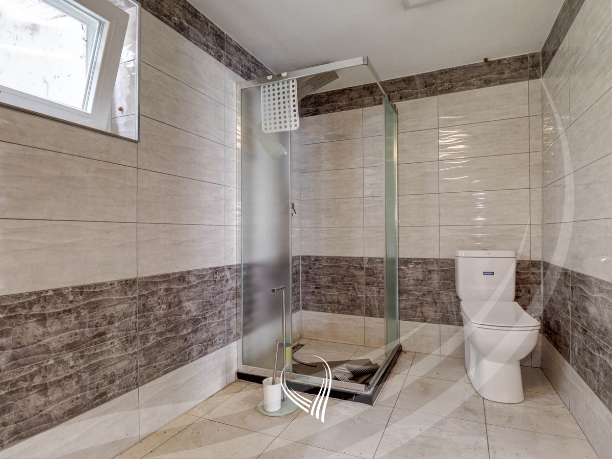 Shtëpi me 4 dhoma gjumi me qira në lagjen Marigona Residence23