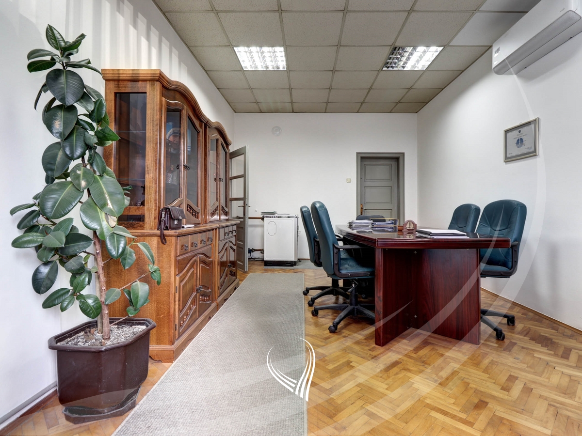 Zyre me 3 dhoma pune me qira në lagjen Pejton1