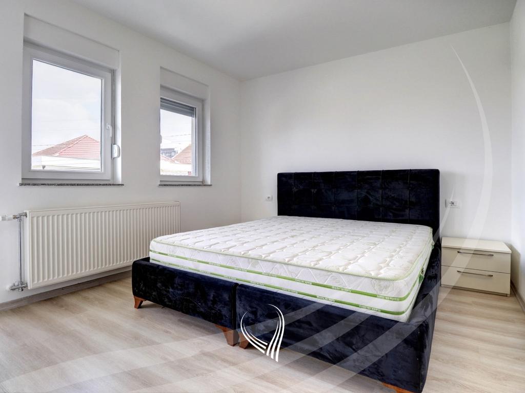 Shtëpi me 4 dhoma gjumi me qira në lagjen Prishtina e Re3