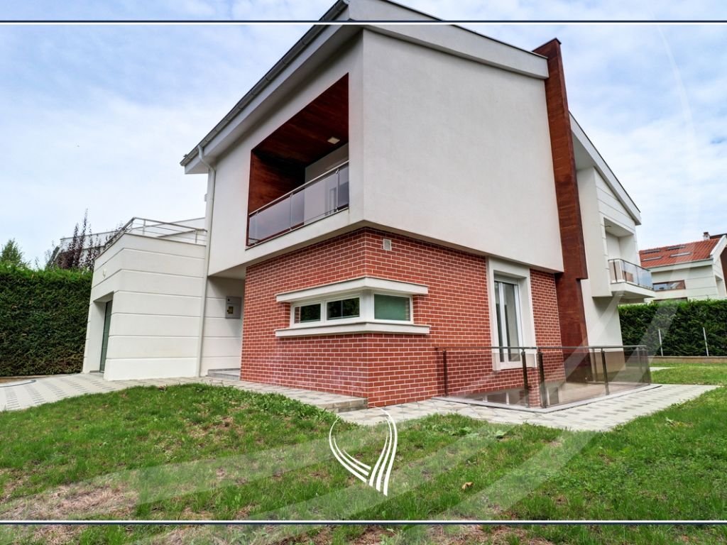 Shtëpi me 4 dhoma gjumi me qira në lagjen Marigona Residence26