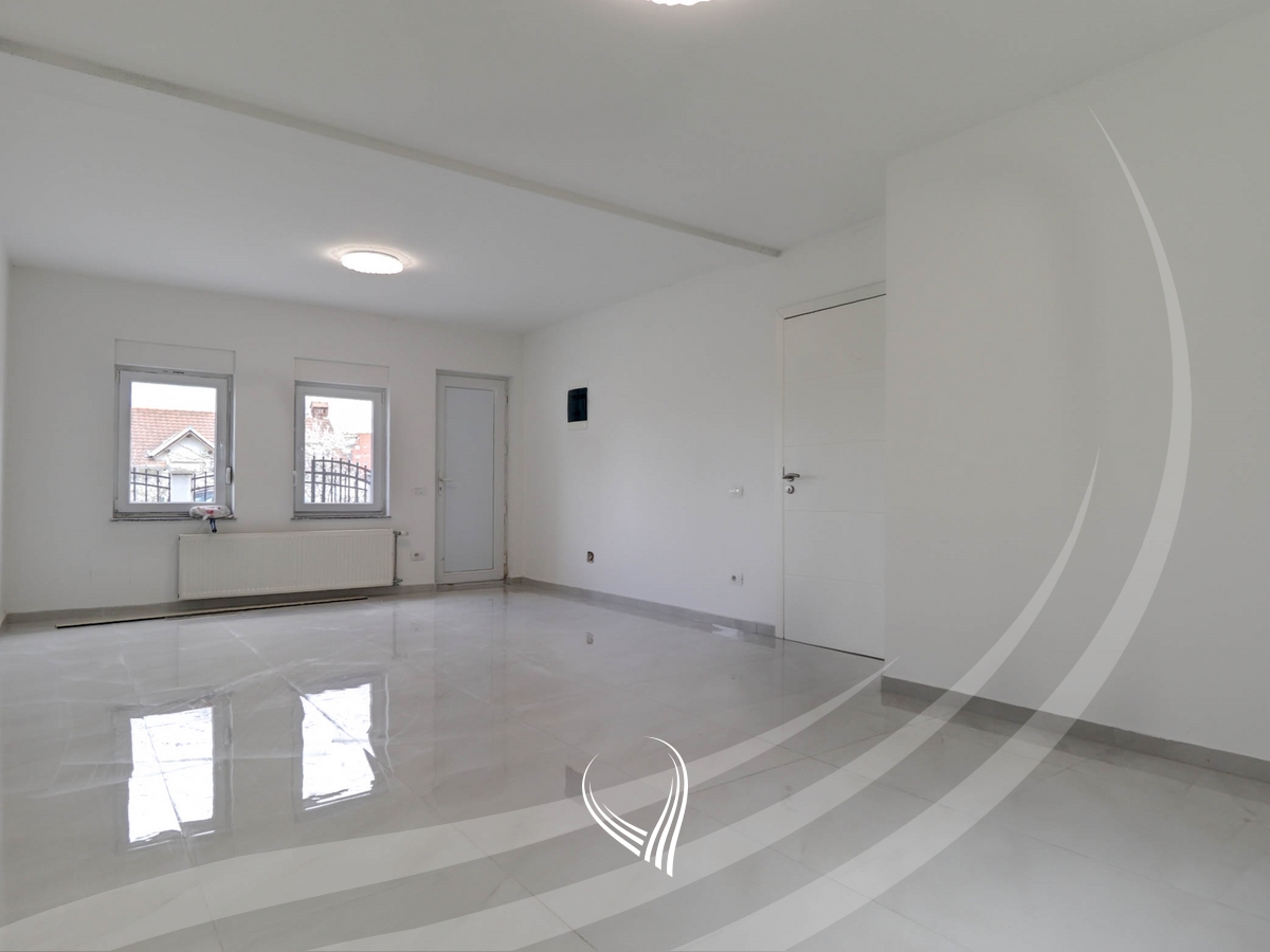 Shtëpi me 4 dhoma gjumi me qira në lagjen Prishtina e Re7