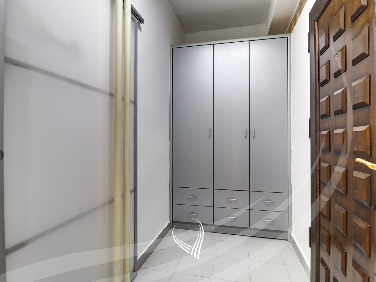 Zyre me 3 dhoma pune me qira në lagjen Dardania6