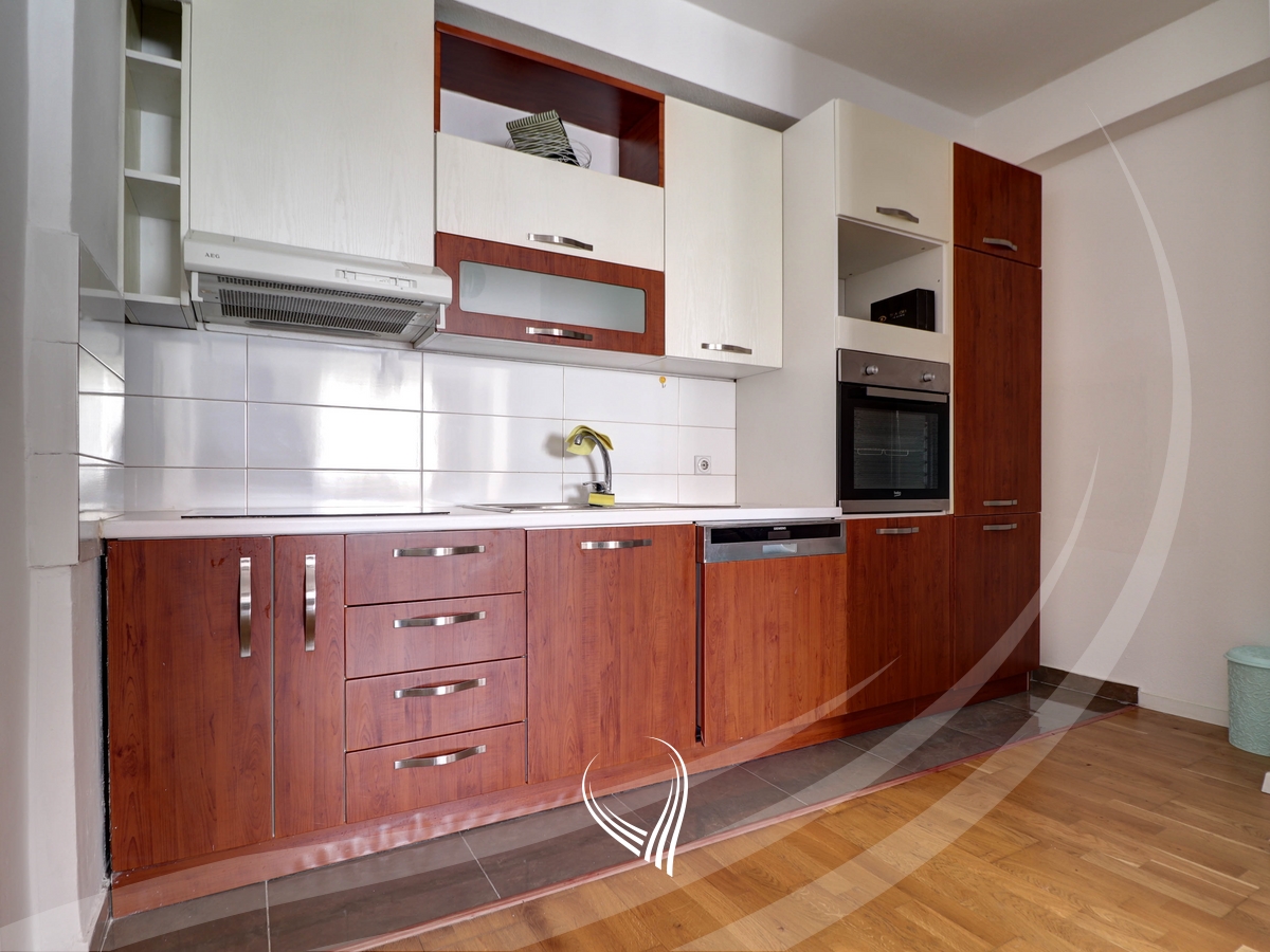 Banesë me 1 dhomë gjumi me qira në lagjen Mati 1 – Rruga B2