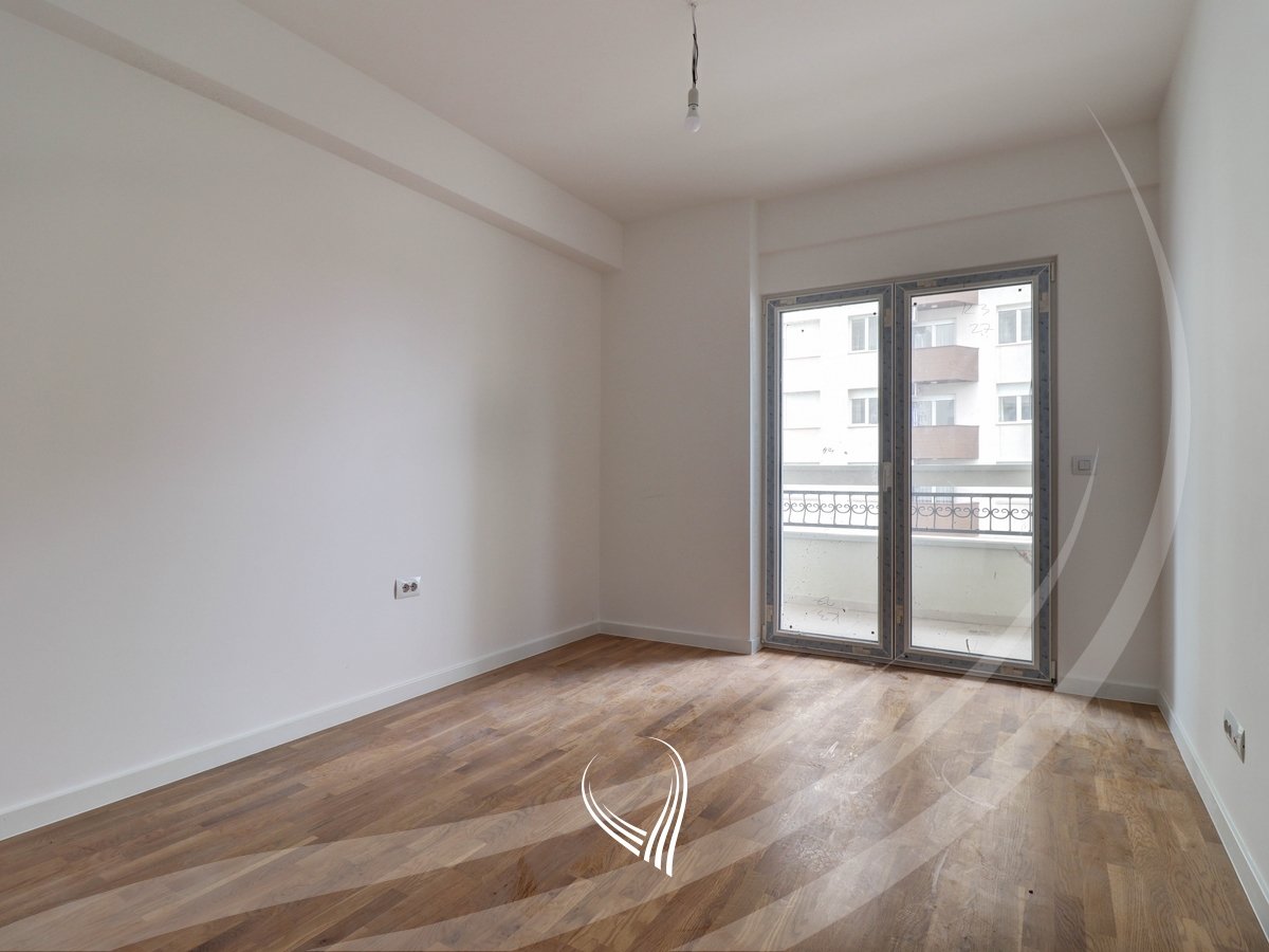 Zyre me 3 dhoma pune me qira në lagjen Aktash – INON4