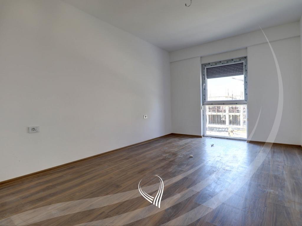 Banesë me 3 dhoma gjumi në shitje në lagjen Prishtina e Re6