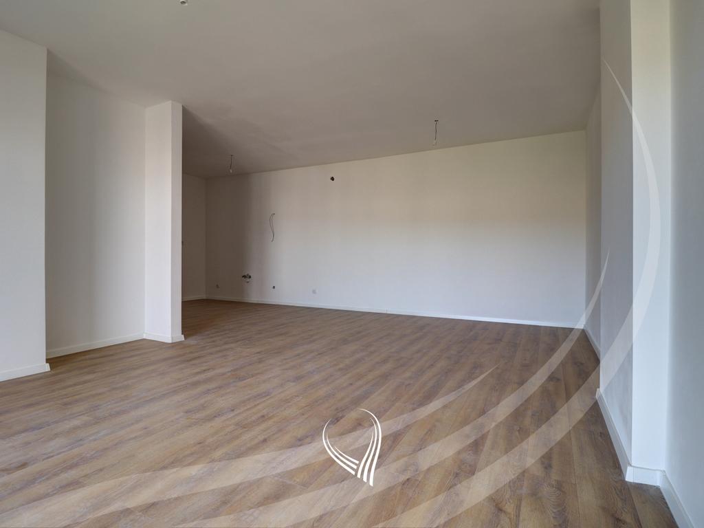 Banesë me 2 dhoma gjumi në shitje në lagjen Prishtina e Re2