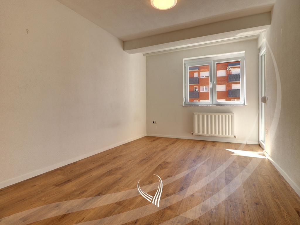 Banesë me 2 dhoma gjumi me qira në lagjen Mati 13
