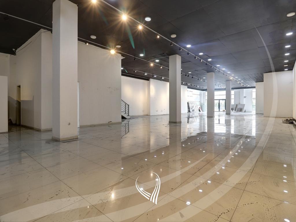 Objekt 1,400m2 me qira në magjistralen Prishtinë - Ferizaj - afër Prishtina Mall5