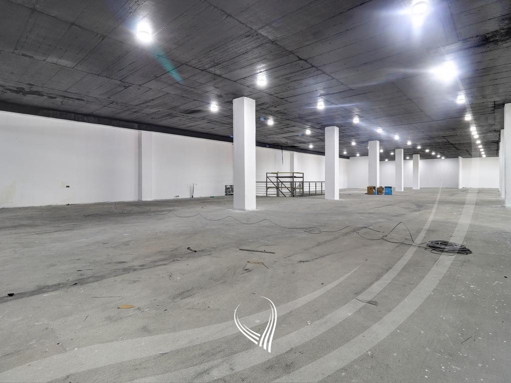 Objekt 1,400m2 me qira në magjistralen Prishtinë - Ferizaj - afër Prishtina Mall7
