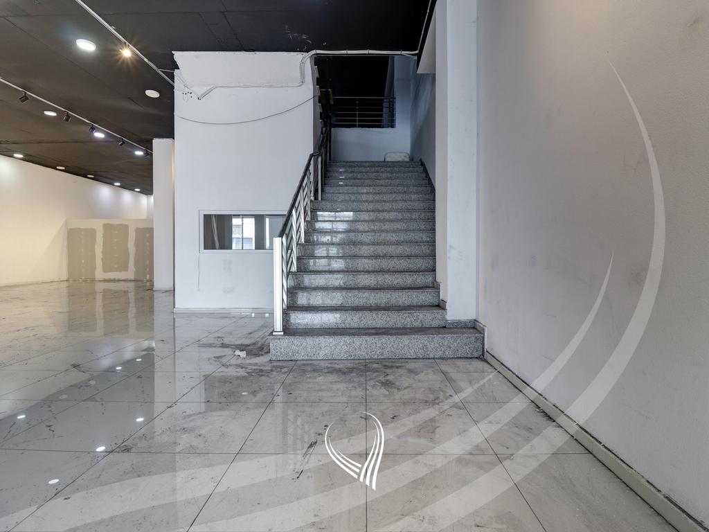 Objekt 1,400m2 me qira në magjistralen Prishtinë - Ferizaj - afër Prishtina Mall11