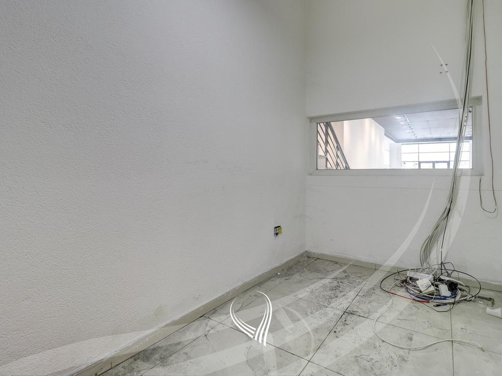 Objekt 1,400m2 me qira në magjistralen Prishtinë - Ferizaj - afër Prishtina Mall12
