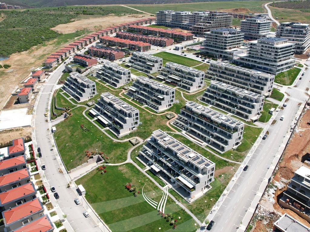 Tarracier me 3 dhoma gjumi me qira në lagjen Marigona Hill14