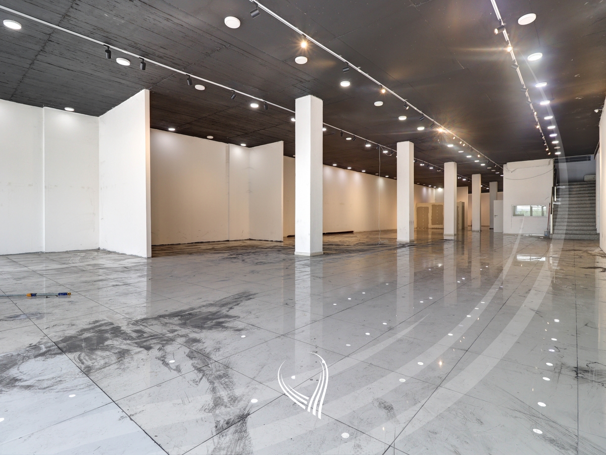 Objekt 1,400m2 me qira në magjistralen Prishtinë - Ferizaj - afër Prishtina Mall2