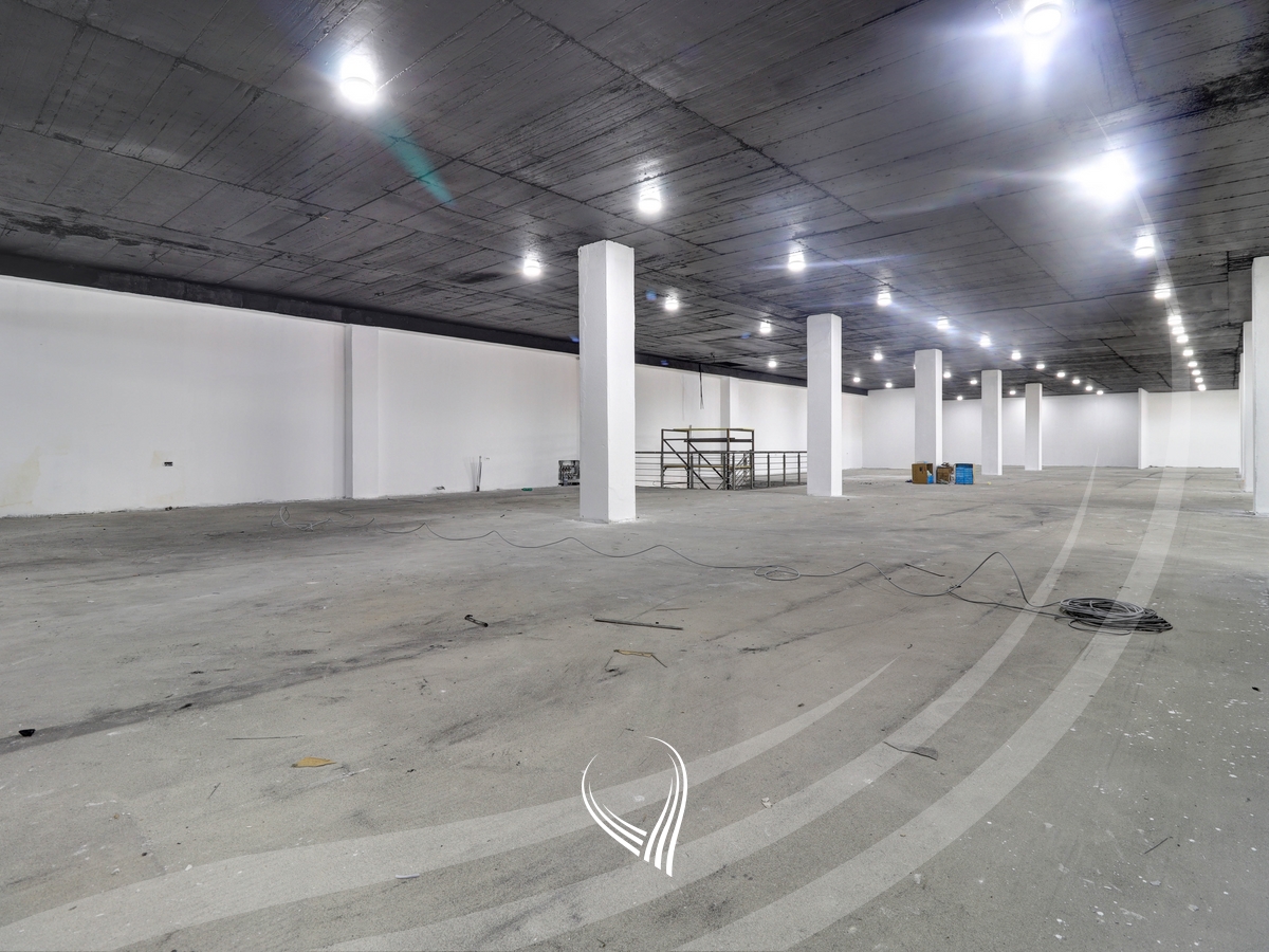 Objekt 1,400m2 me qira në magjistralen Prishtinë - Ferizaj - afër Prishtina Mall7