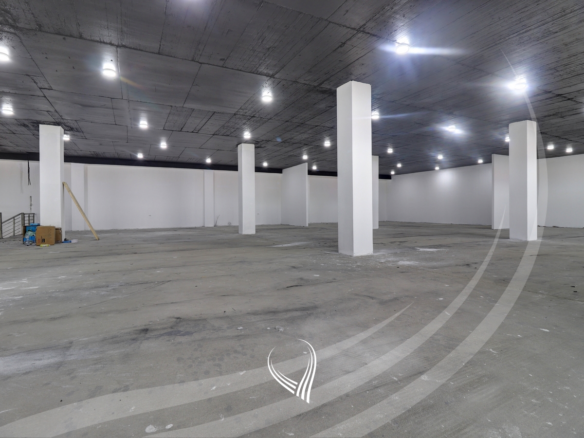 Objekt 1,400m2 me qira në magjistralen Prishtinë - Ferizaj - afër Prishtina Mall9
