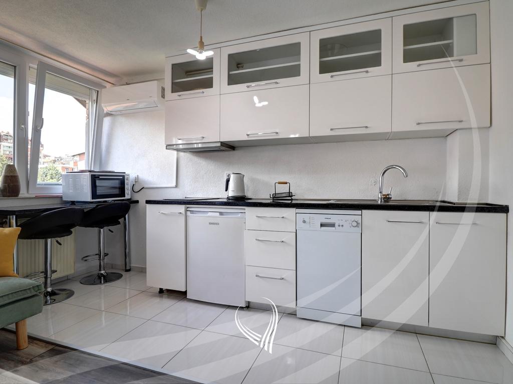 1 bedroom apartment for rent in Bregu i Diellit neighborhood4
