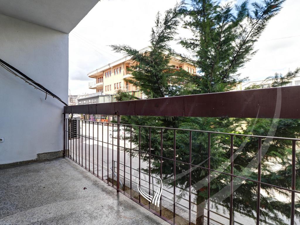 Zyre me 4 dhoma pune me qira në lagjen Ulpiana11