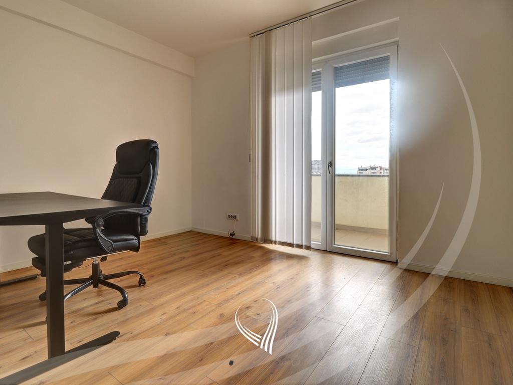 Office space with 3 rooms for rent in the Arbëria neighborhood – Dragodan2