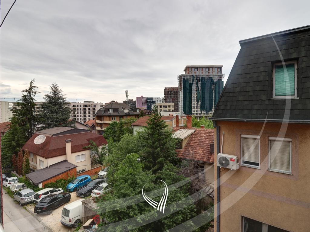 Banesë me 3 dhoma gjumi me qira në lagjen Aktash8