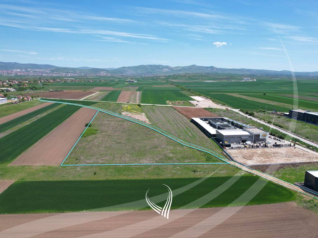 1 hectare and 33.65 ares of land for sale in Llapllasellë – near the roundabout by KFC4