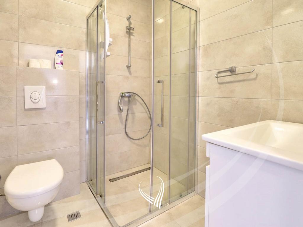 Banesë me 3 dhoma gjumi me qira në lagjen Lakrishtë – Prime Residence 18