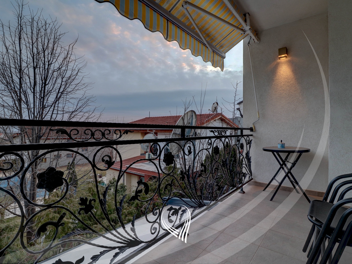 Shtëpi 380m2 me 4 ari truall në shitje në Veternik17