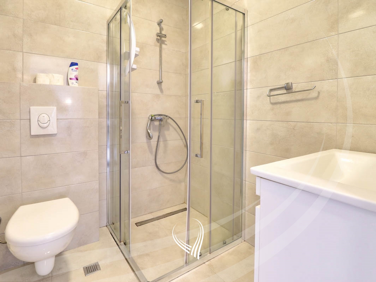 Banesë me 3 dhoma gjumi me qira në lagjen Lakrishtë – Prime Residence 18