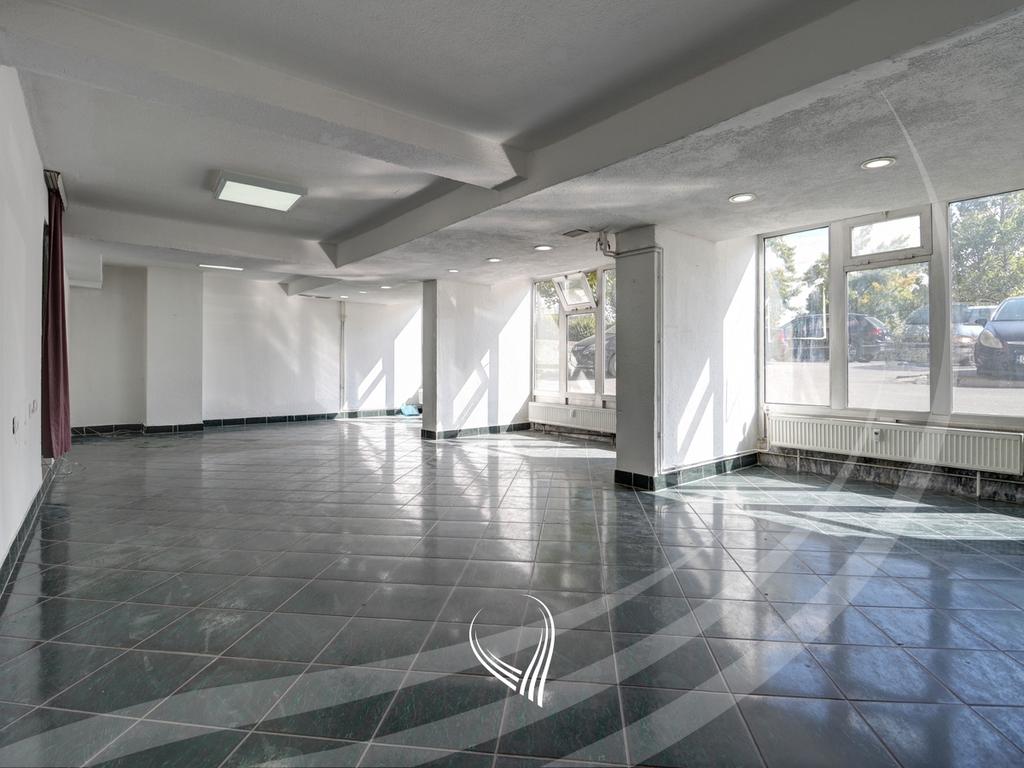 70m2 commercial space for rent in the Ulpiana neighborhood2