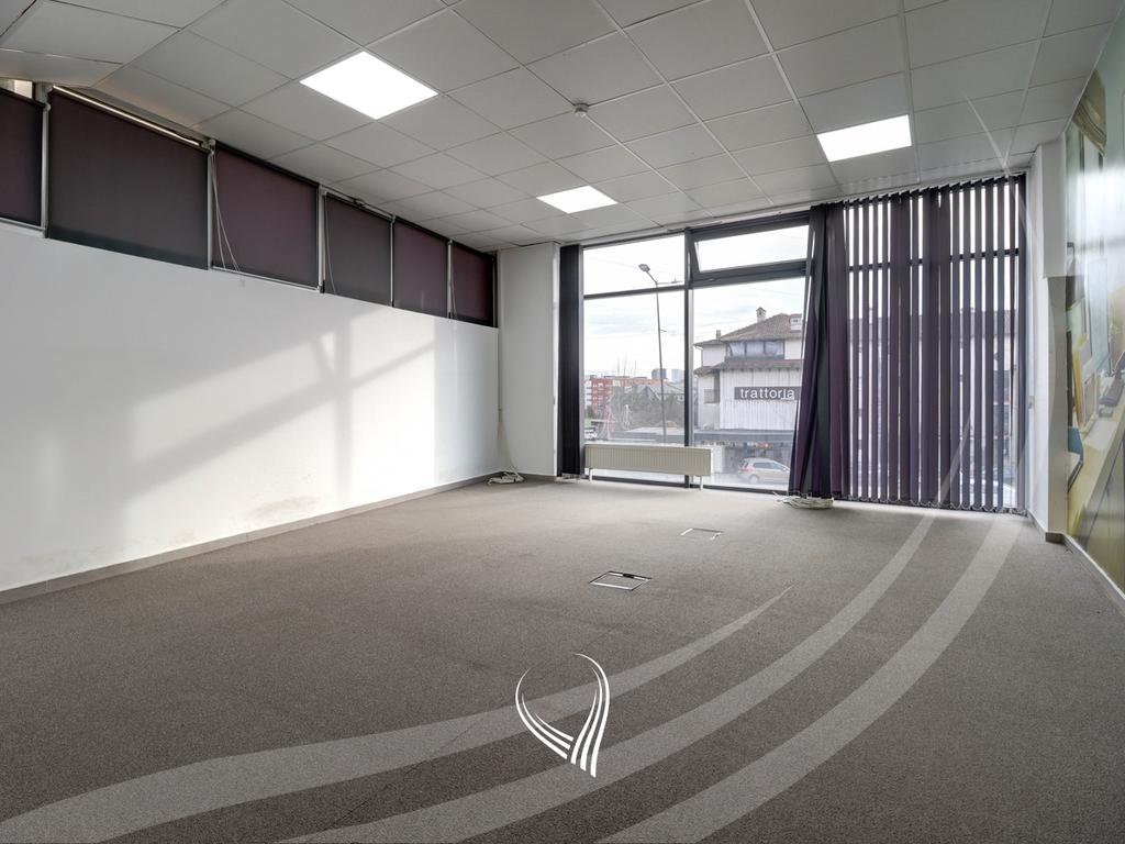 Office 500m2 for rent in the Bregu i Diellit neighborhood5