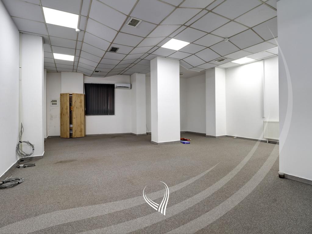 Office 500m2 for rent in the Bregu i Diellit neighborhood8