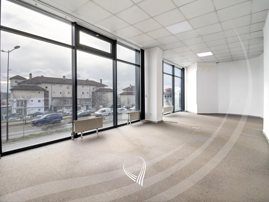 Office 500m2 for rent in the Bregu i Diellit neighborhood10