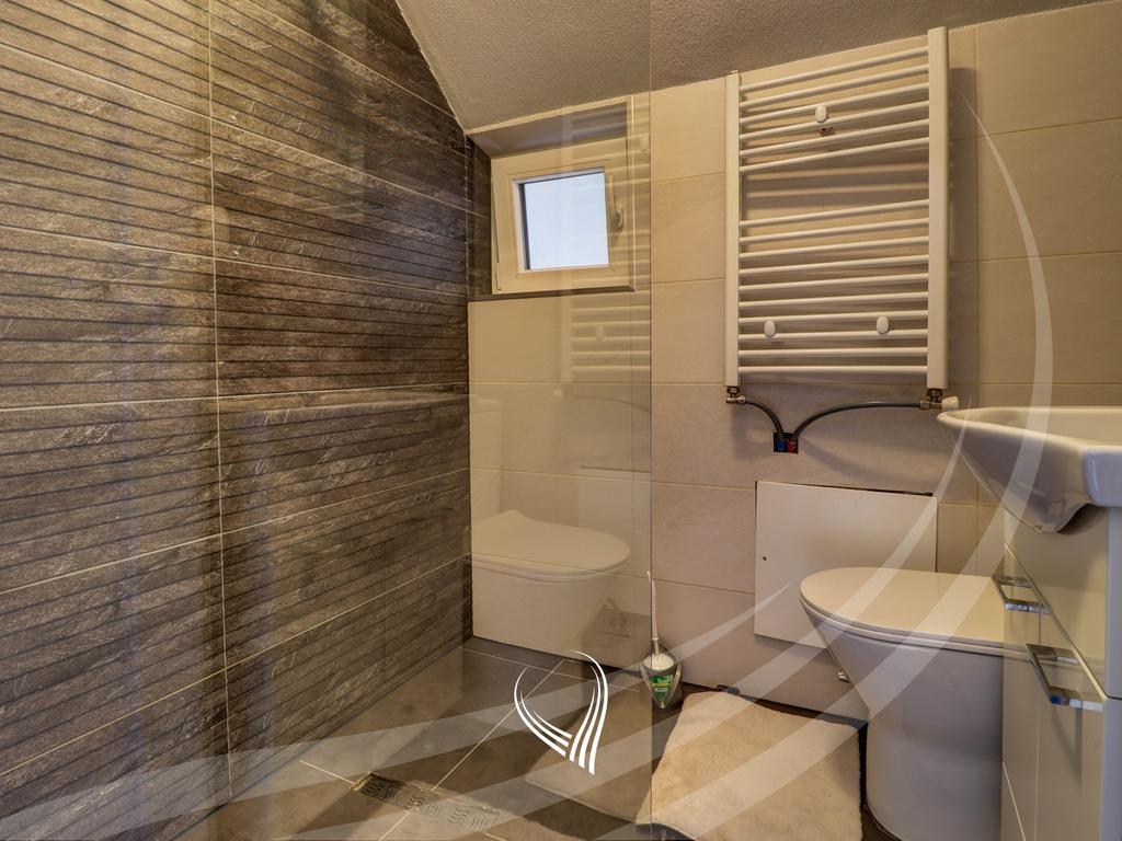 Vilë 210m2 në shitje në Brezovicë9