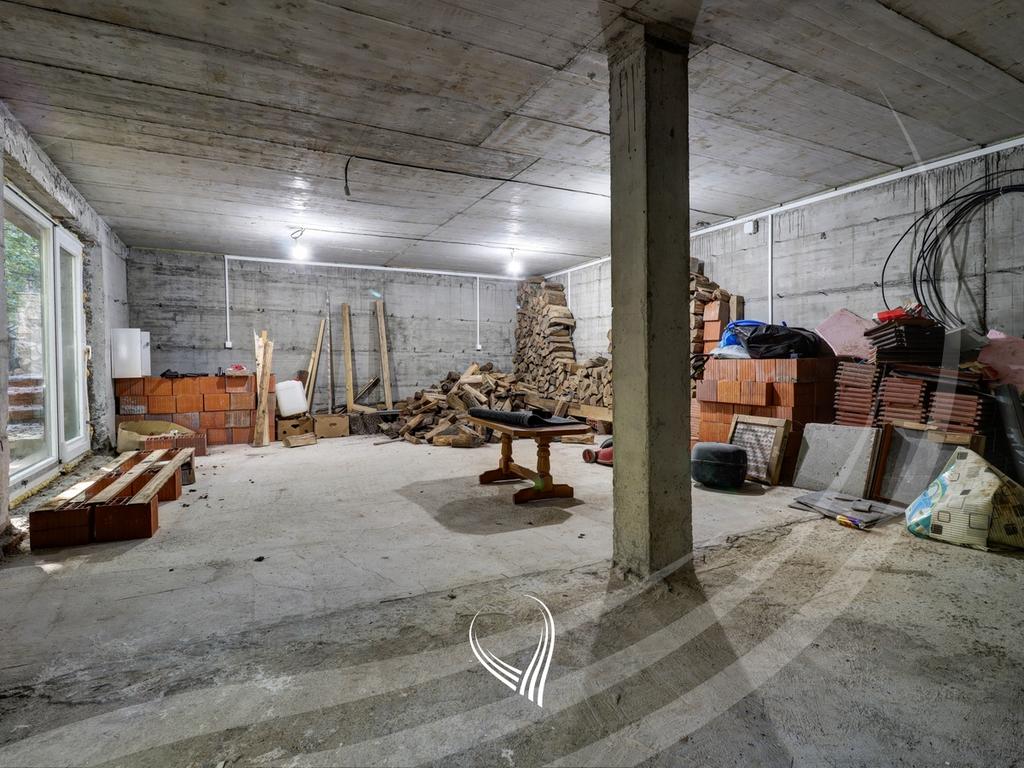 Vilë 210m2 në shitje në Brezovicë11