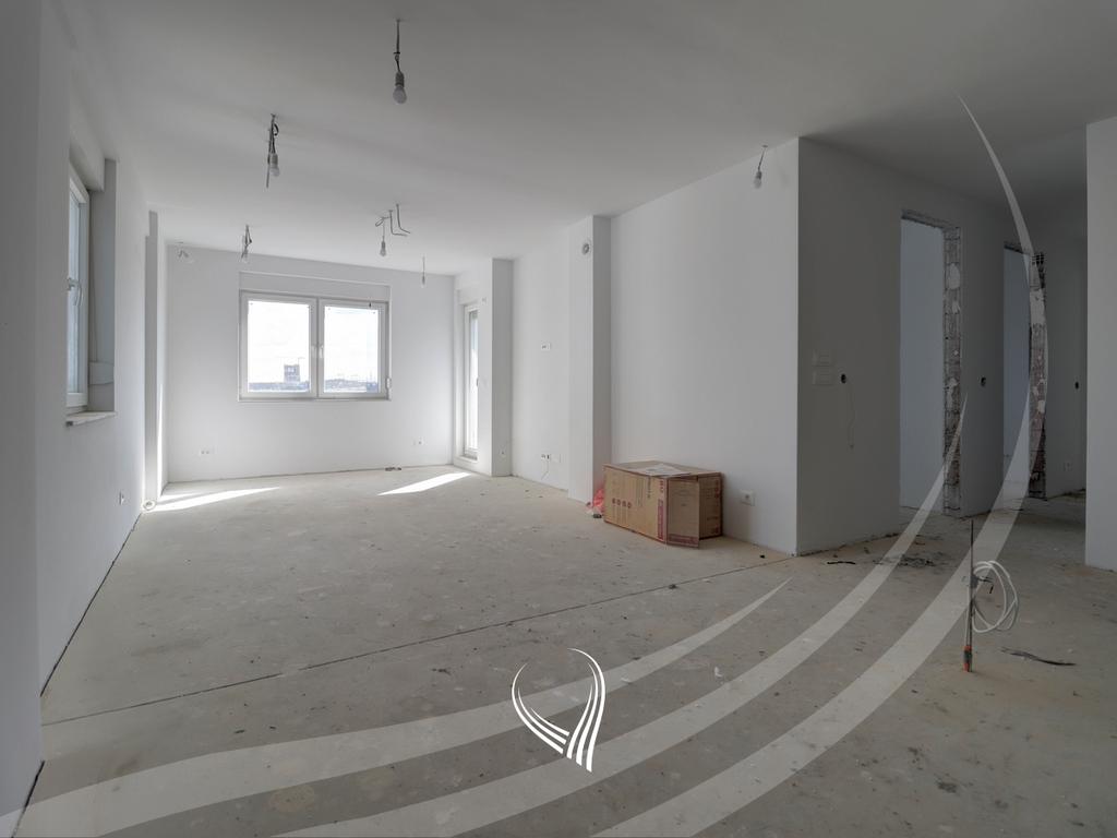 Banesë me 3 dhoma gjumi në shitje në lagjen Mati 1 – DP Partners1