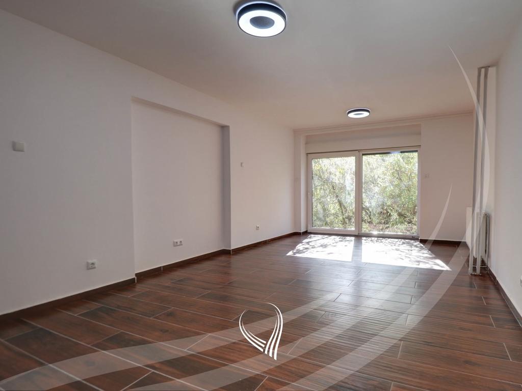 Zyre me 3 dhoma pune me qira në lagjen Pejton1