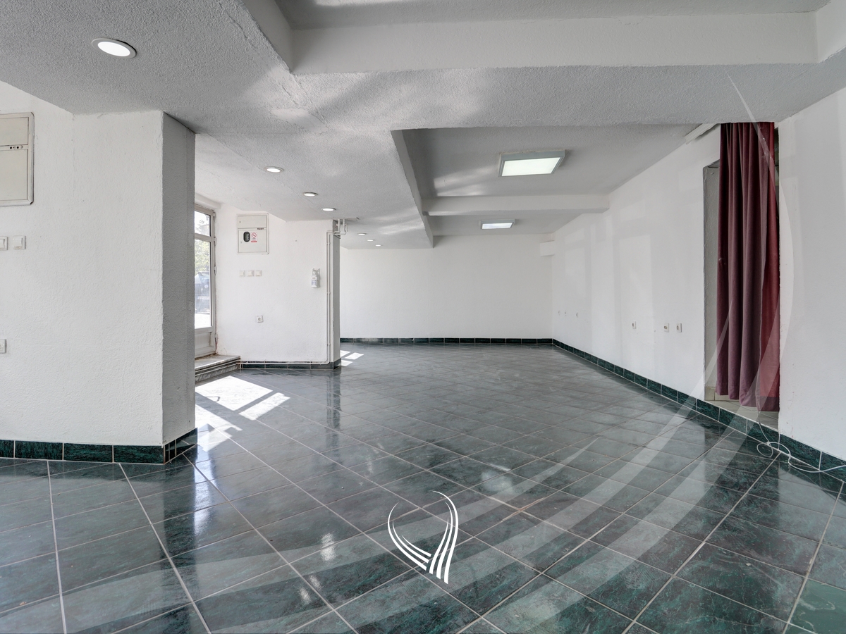 70m2 commercial space for rent in the Ulpiana neighborhood1