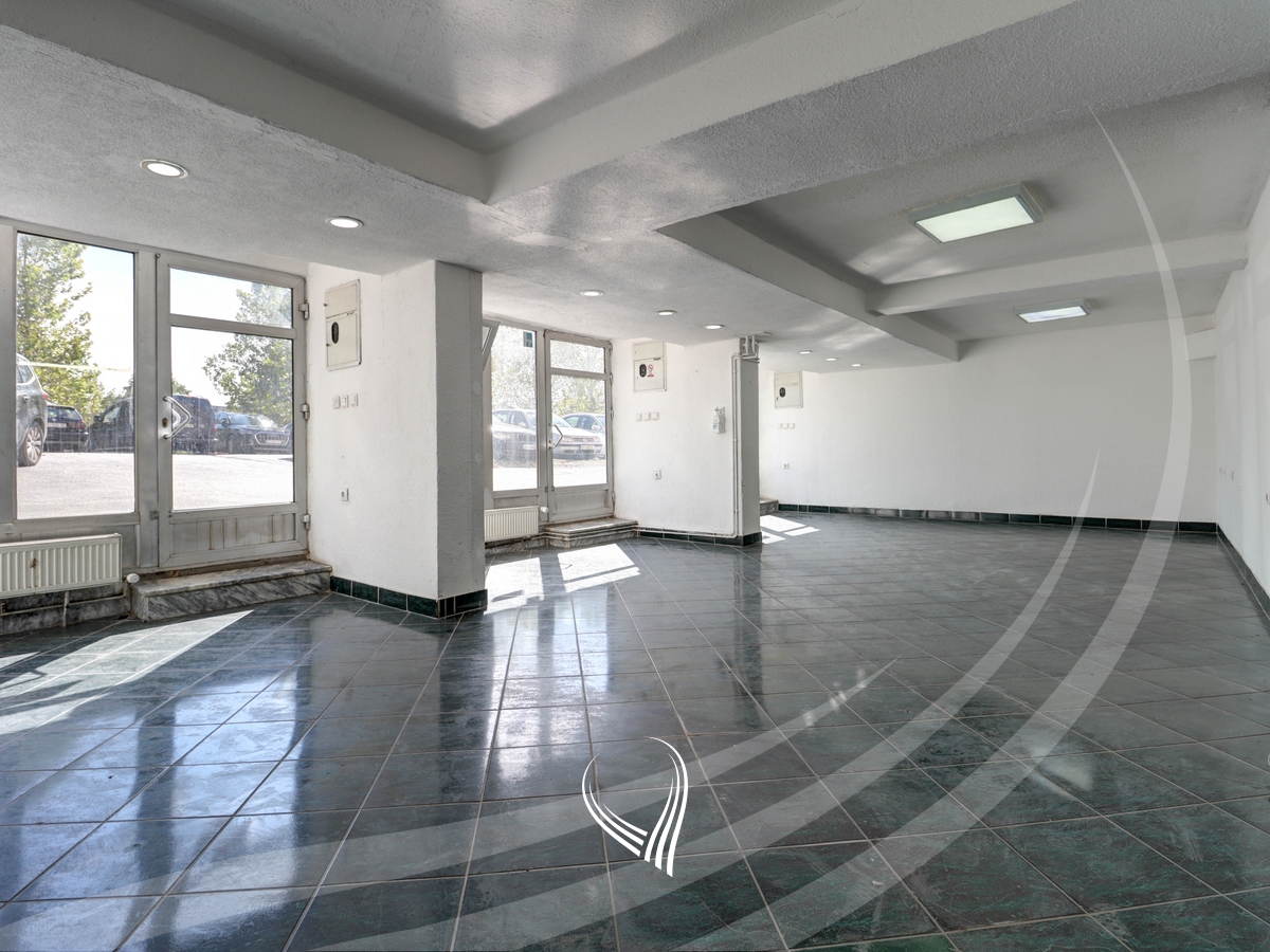 70m2 commercial space for rent in the Ulpiana neighborhood0