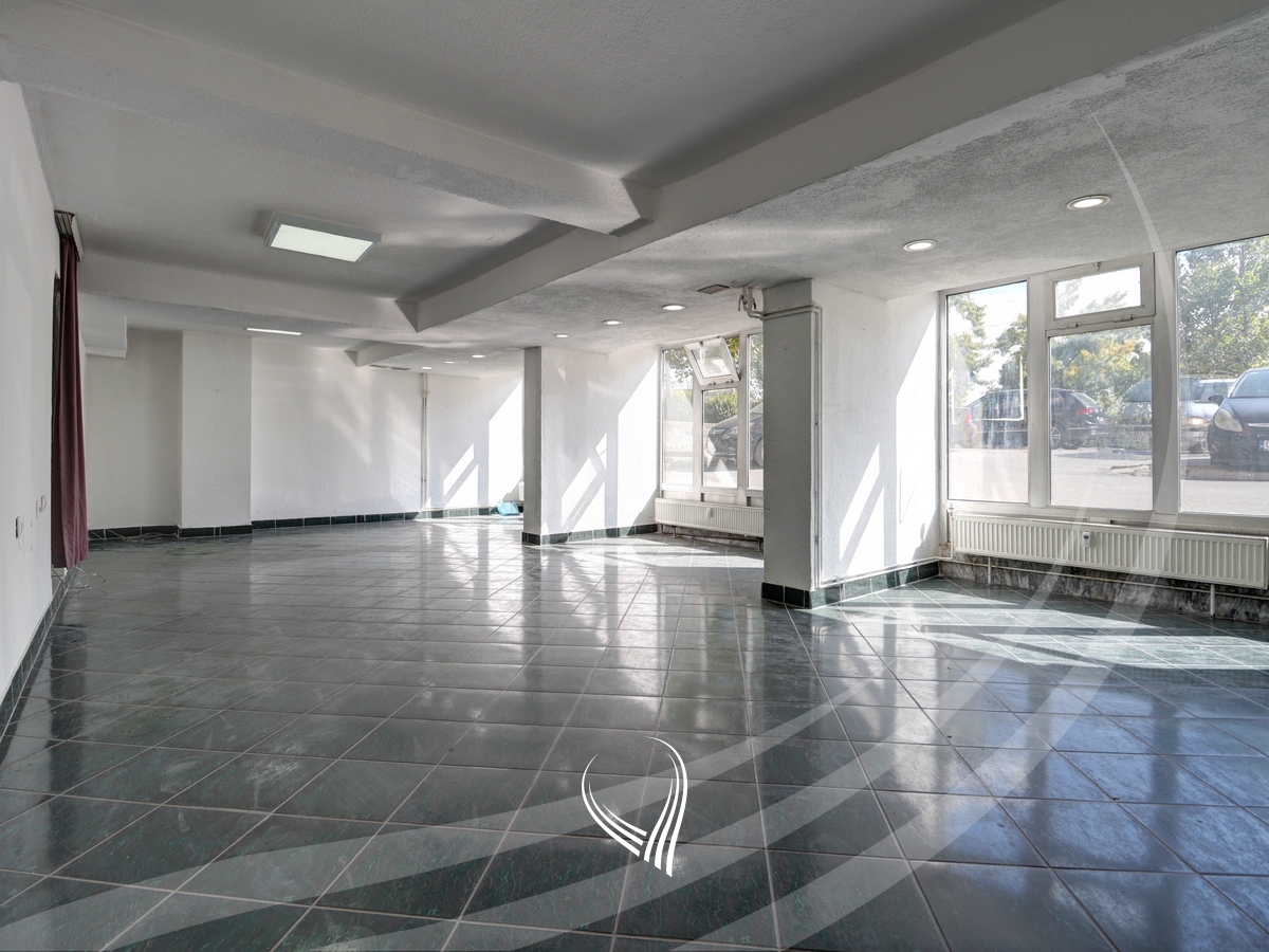 70m2 commercial space for rent in the Ulpiana neighborhood2