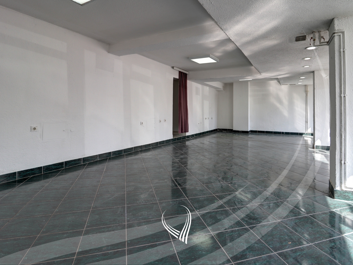 70m2 commercial space for rent in the Ulpiana neighborhood3