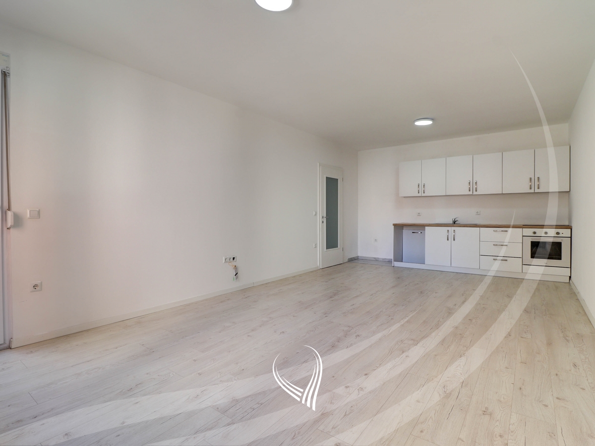 Office with 3 work rooms for rent in the Mati 1 neighborhood2