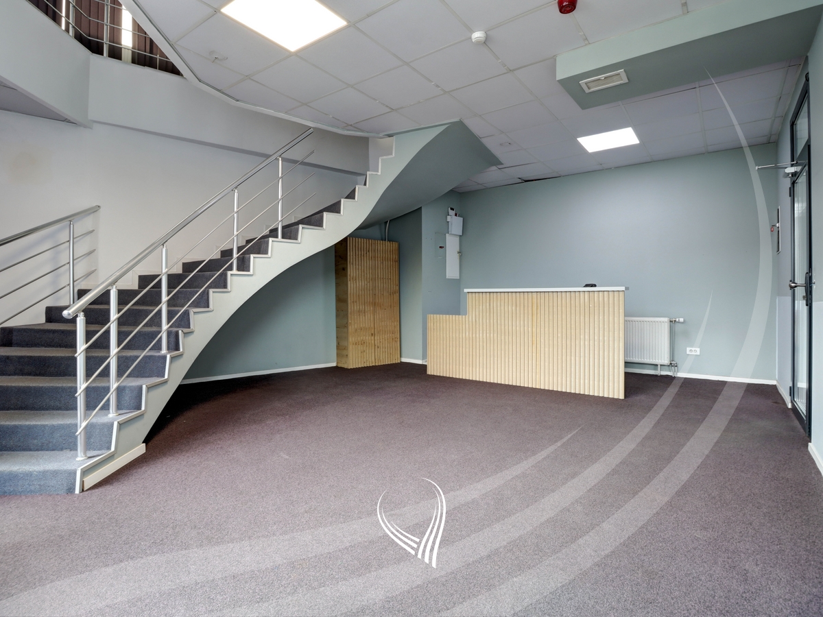 Office 500m2 for rent in the Bregu i Diellit neighborhood1