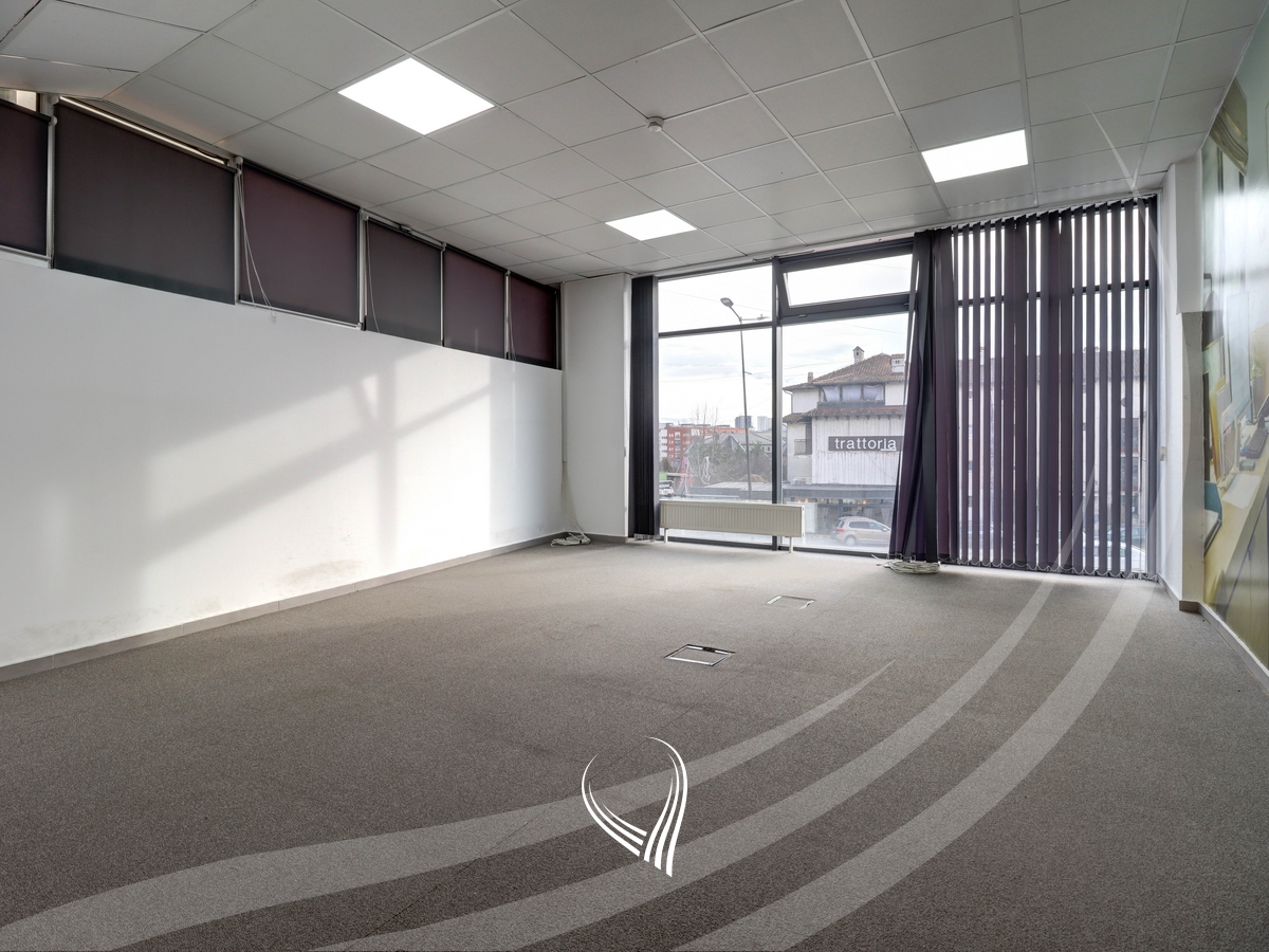 Office 500m2 for rent in the Bregu i Diellit neighborhood5
