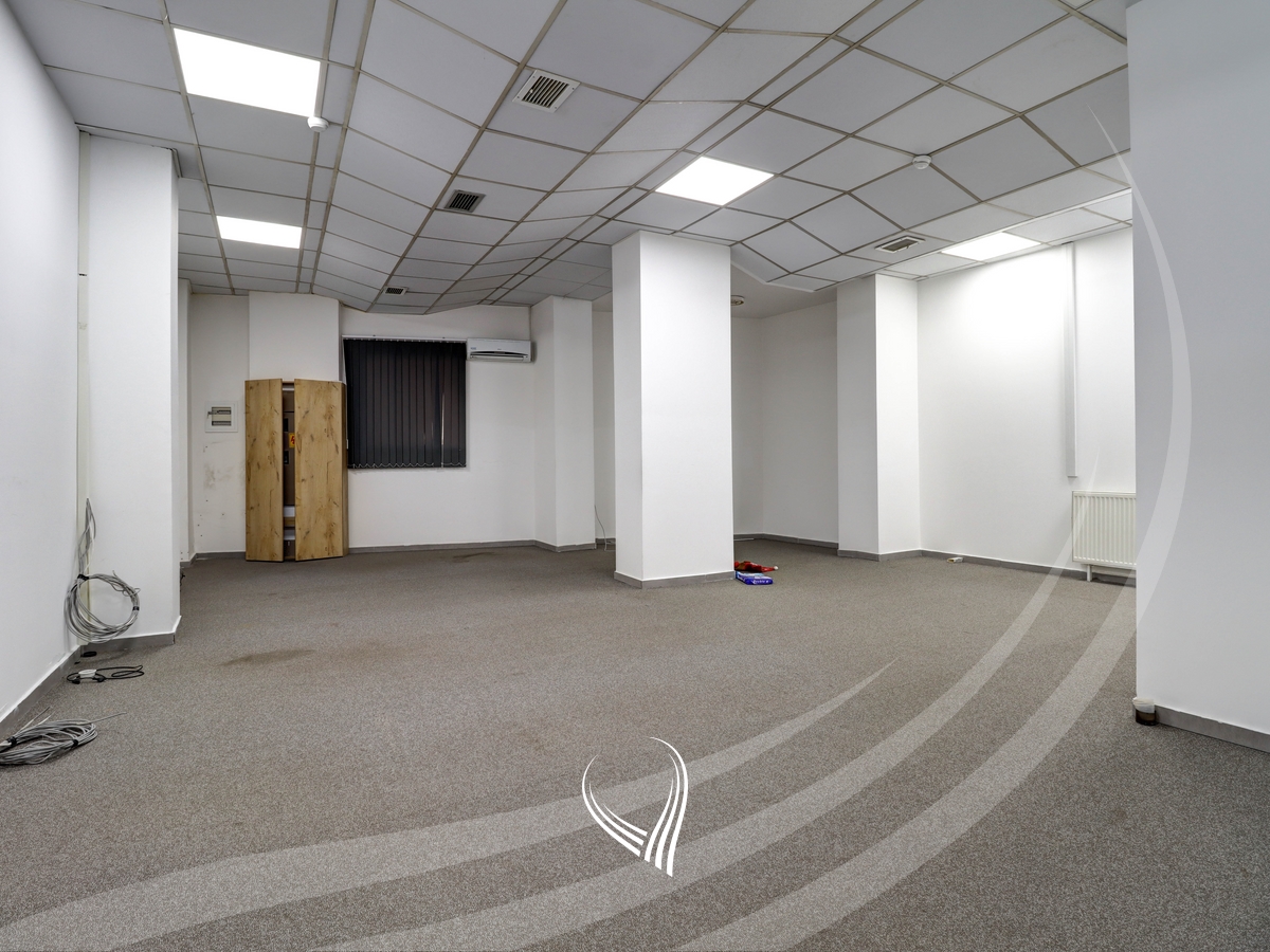 Office 500m2 for rent in the Bregu i Diellit neighborhood8