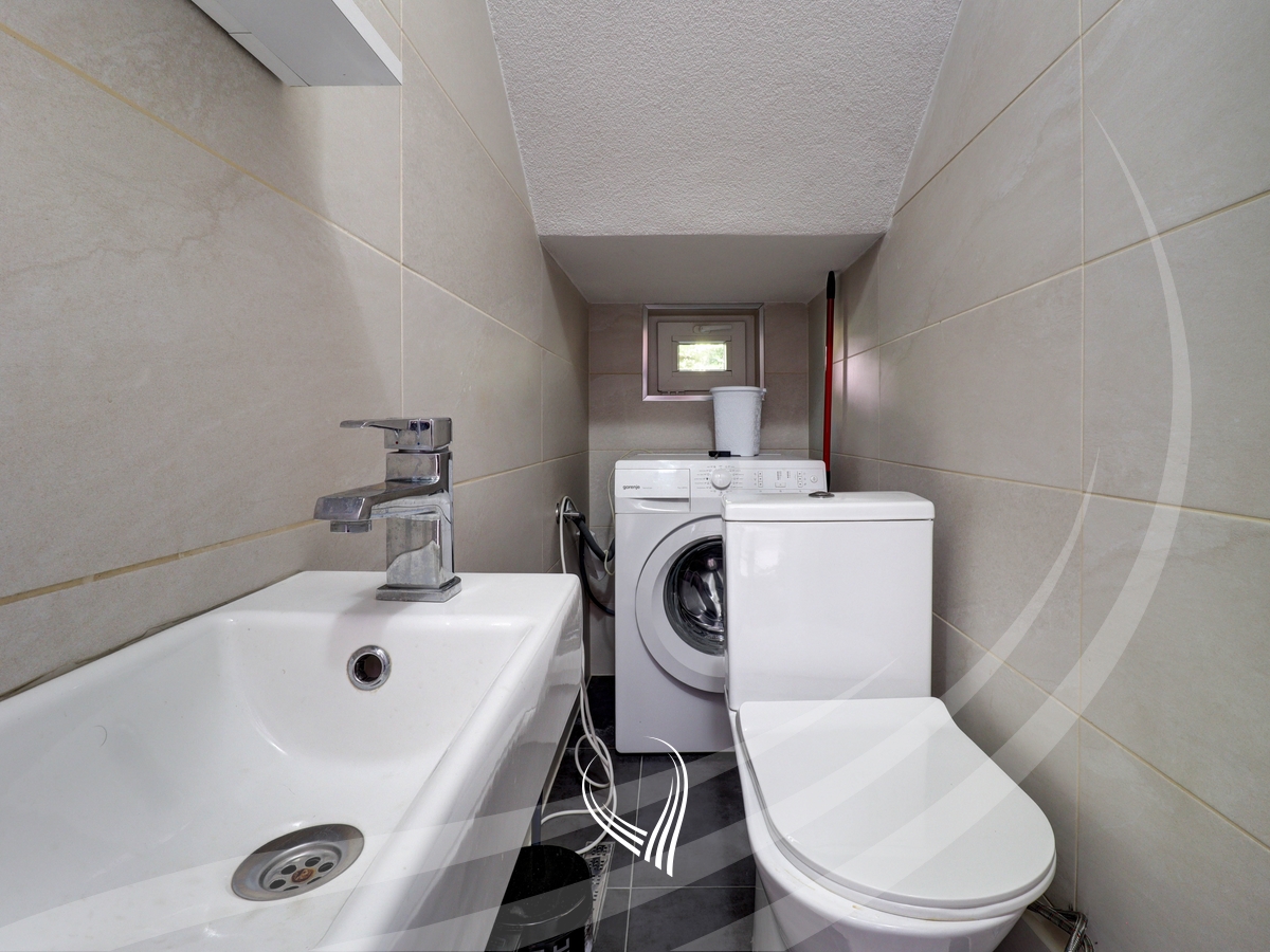 Vilë 210m2 në shitje në Brezovicë10