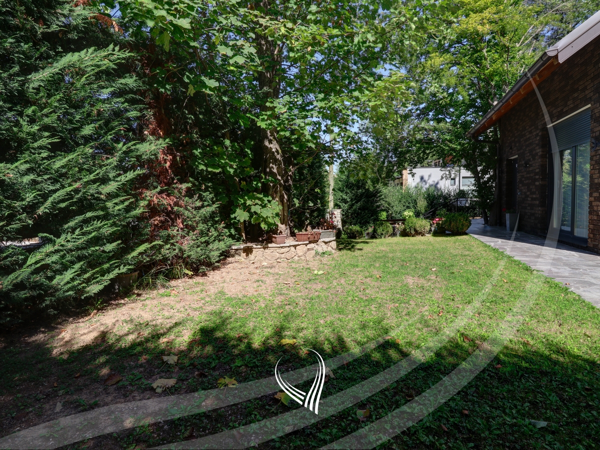 Vilë 210m2 në shitje në Brezovicë13